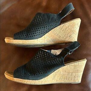 Rockport Black and Tan Wedge Sandals